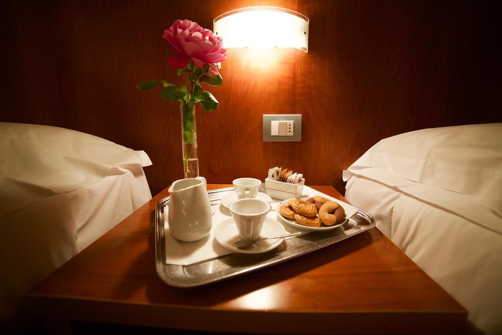 Leonardo Hotel Parma Luaran gambar