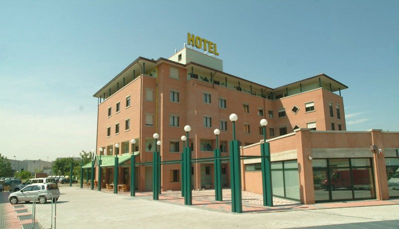 Leonardo Hotel Parma Luaran gambar