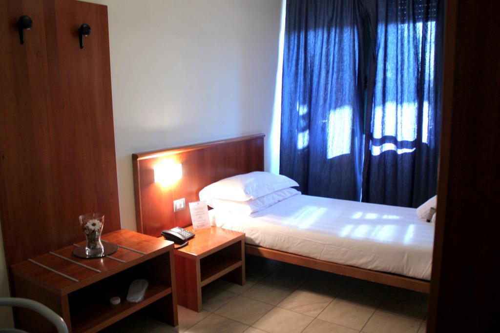 Leonardo Hotel Parma Luaran gambar