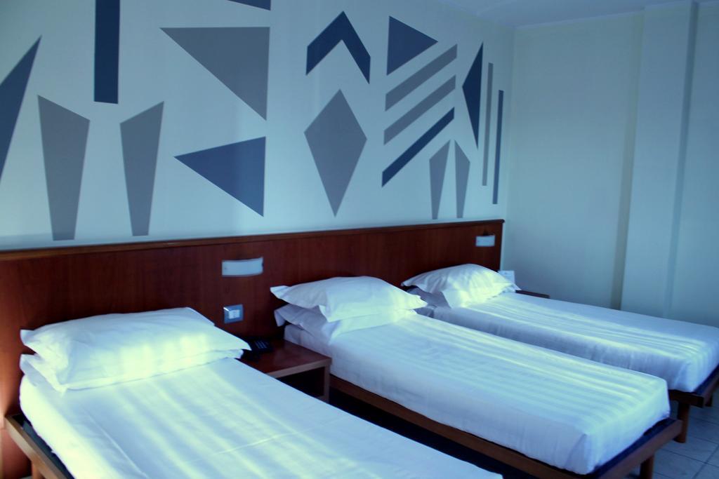 Leonardo Hotel Parma Luaran gambar