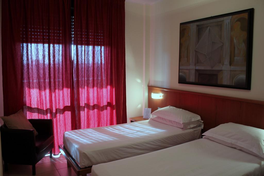 Leonardo Hotel Parma Luaran gambar