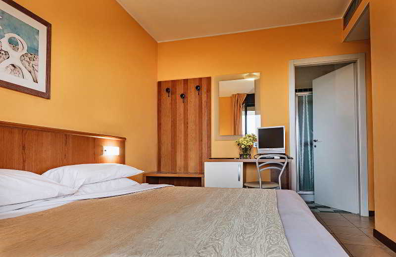 Leonardo Hotel Parma Luaran gambar