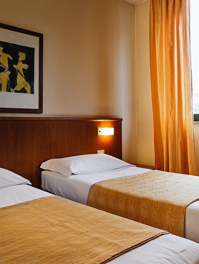 Leonardo Hotel Parma Luaran gambar