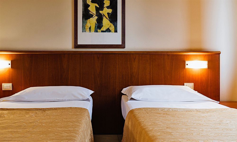 Leonardo Hotel Parma Luaran gambar