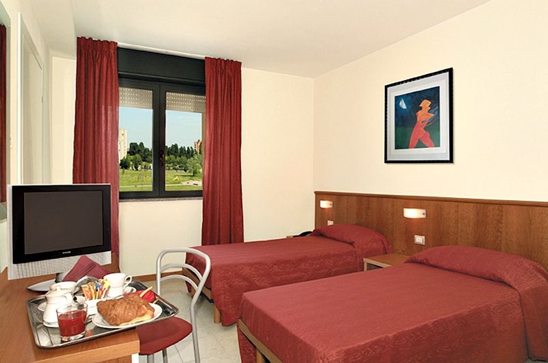 Leonardo Hotel Parma Luaran gambar