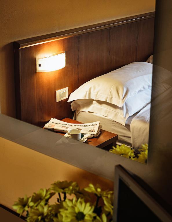 Leonardo Hotel Parma Luaran gambar