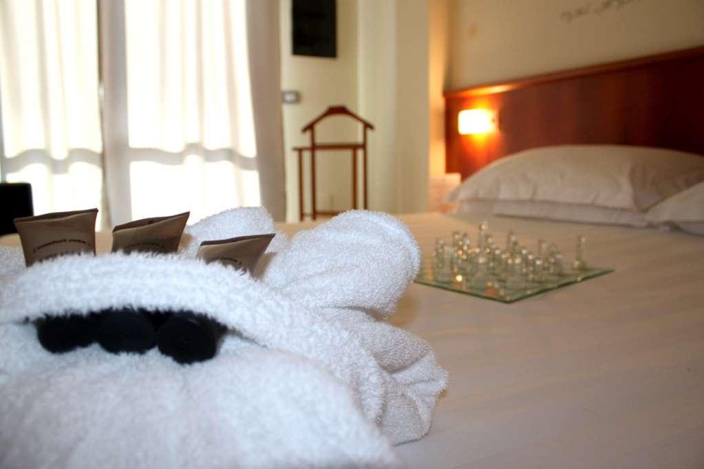 Leonardo Hotel Parma Bilik gambar